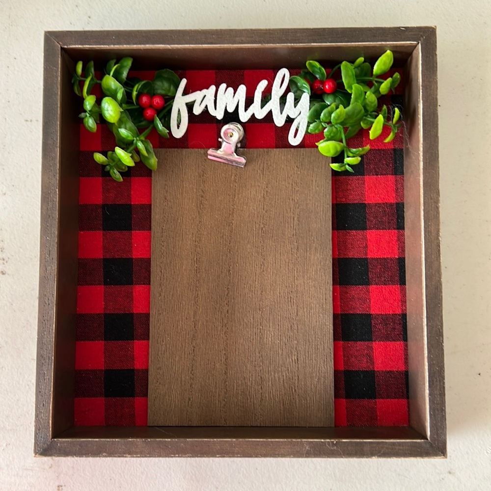 Farmhouse Buffalo check “Family” frame